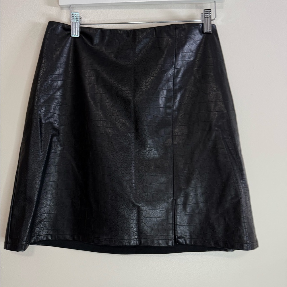 Express NWT Black Faux Leather Skirt Crocodile embossed in size 10